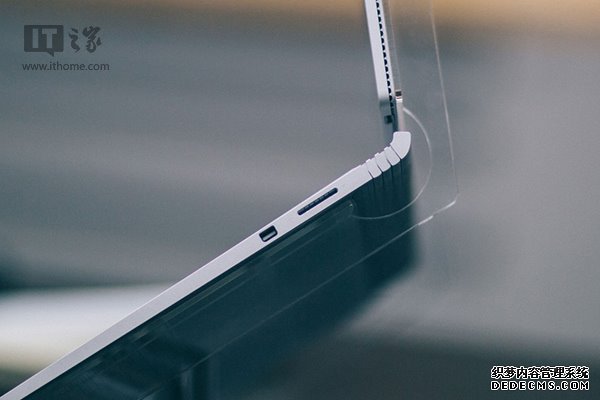 ��̬֧�������Win10�ʼǱ�Surface Book��ƾ�������